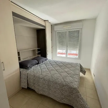 Mandelieu Apartment アパート